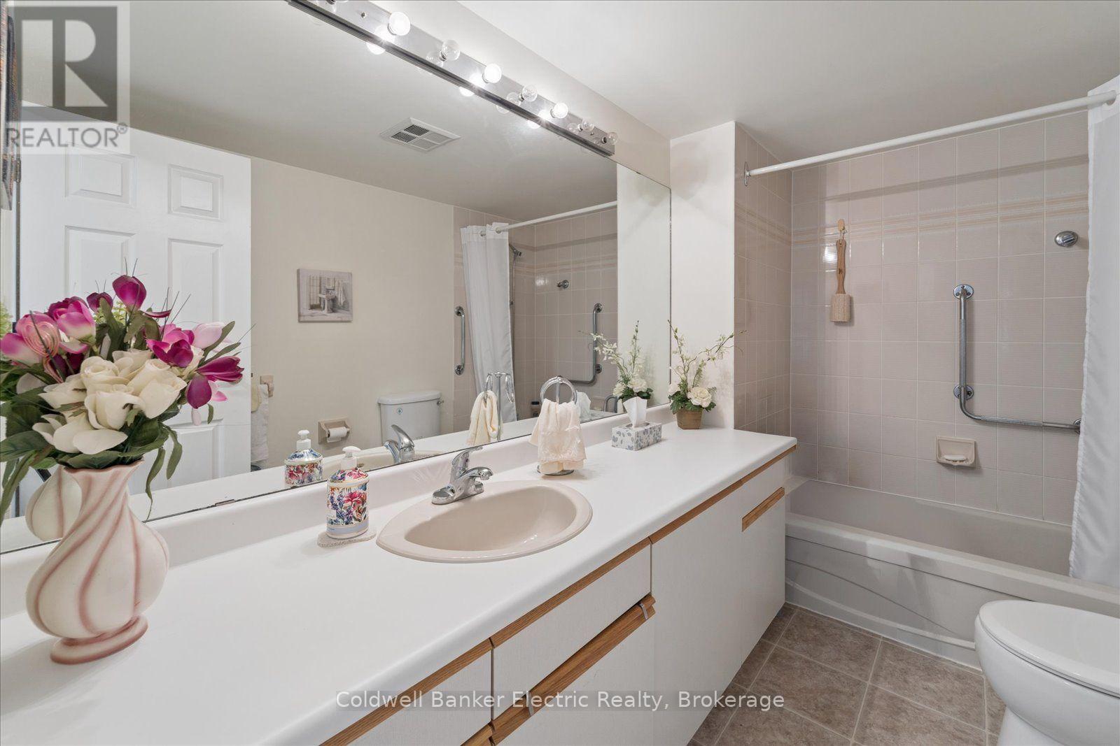#206 40 AUBURN STREET - Image 26