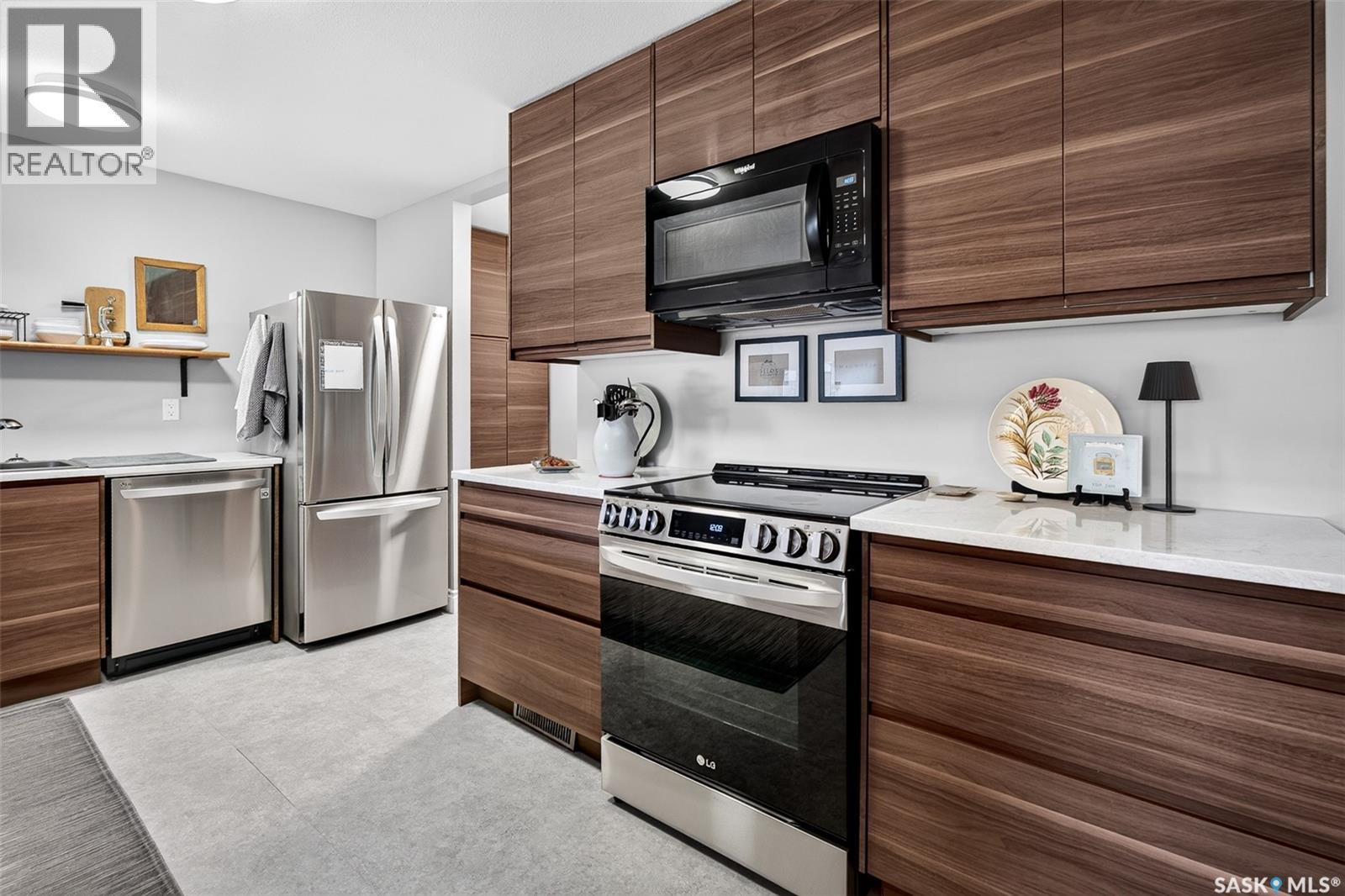 1026 James STREET - Image 20