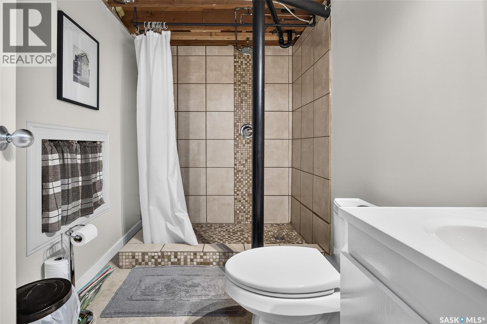 1026 James STREET - Image 57