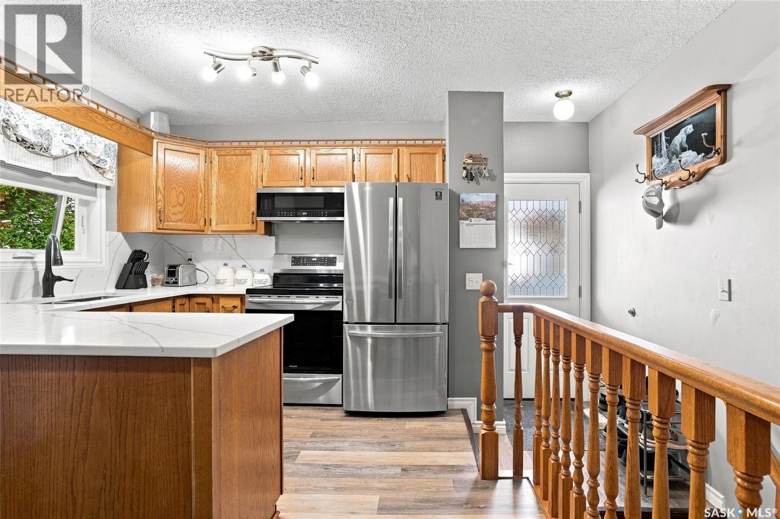 742 Klassen BAY, Martensville — photo 8