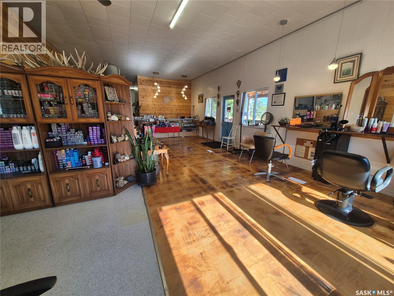 220 Main STREET, Bengough, Saskatchewan, S0C0K0, Bengough, Saskatchewan — photo 4 of 5