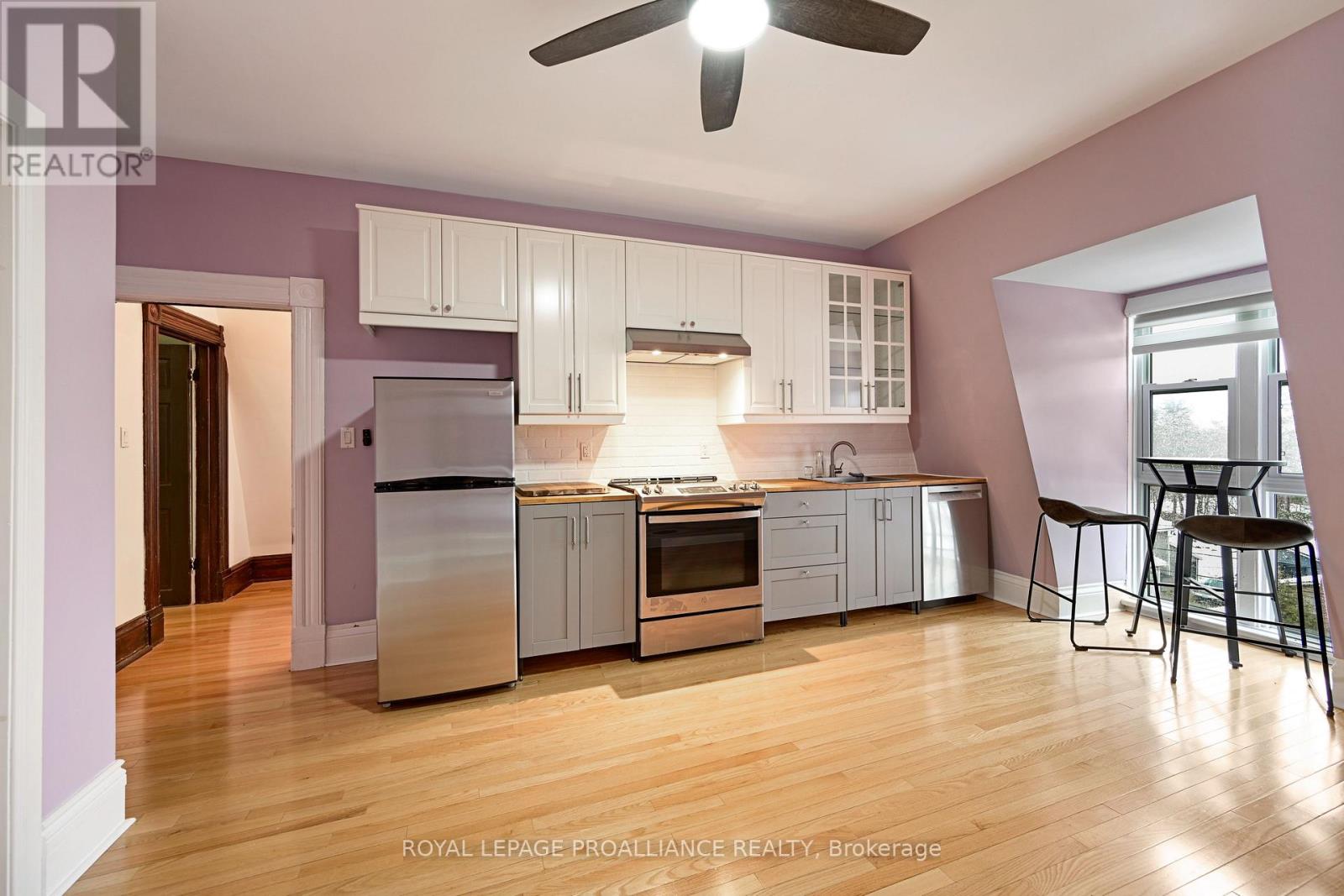 372 KING STREET W - Image 10