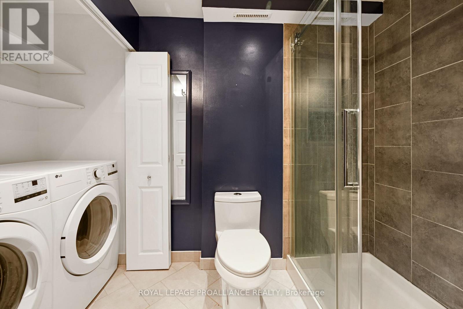 372 KING STREET W - Image 14
