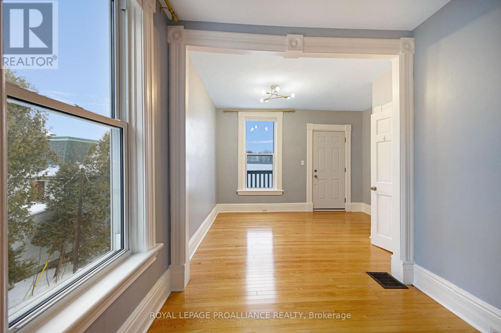 372 KING STREET W - Image 24