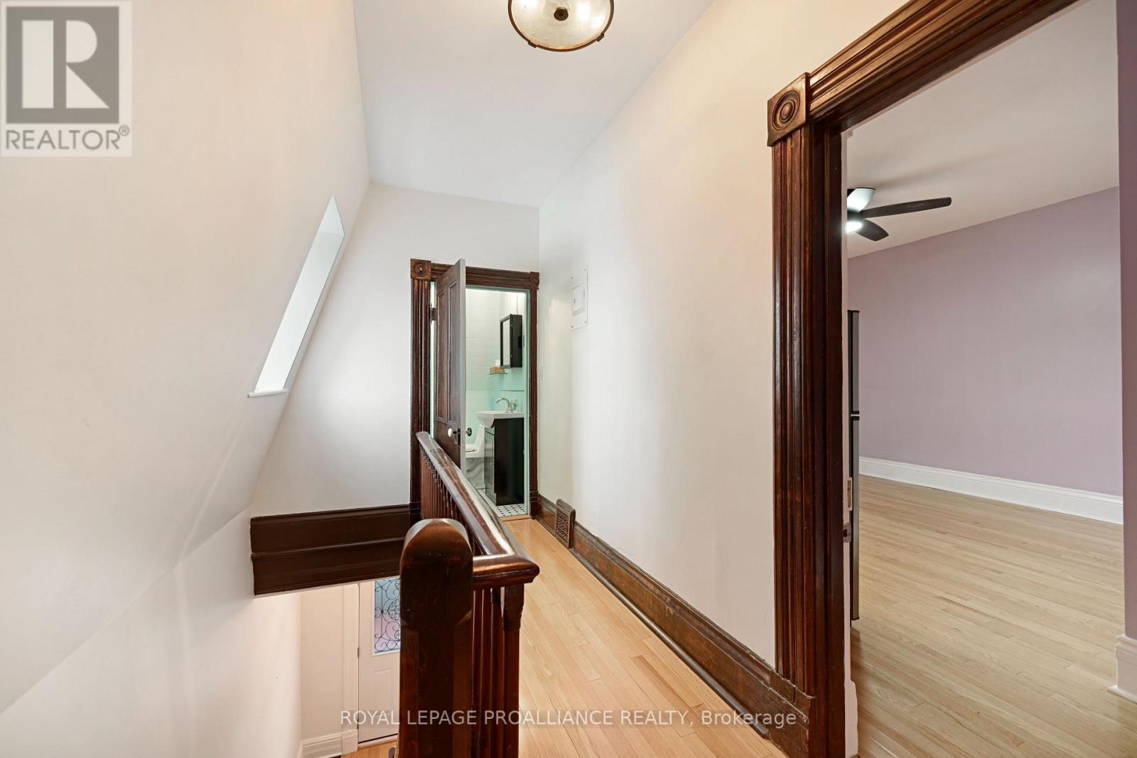 372 KING STREET W - Image 9