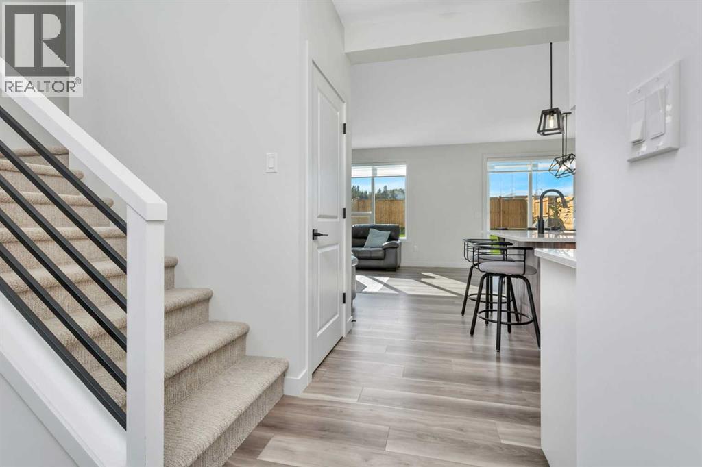Listing photo – 103 Crestview Boulevard, Sylvan Lake