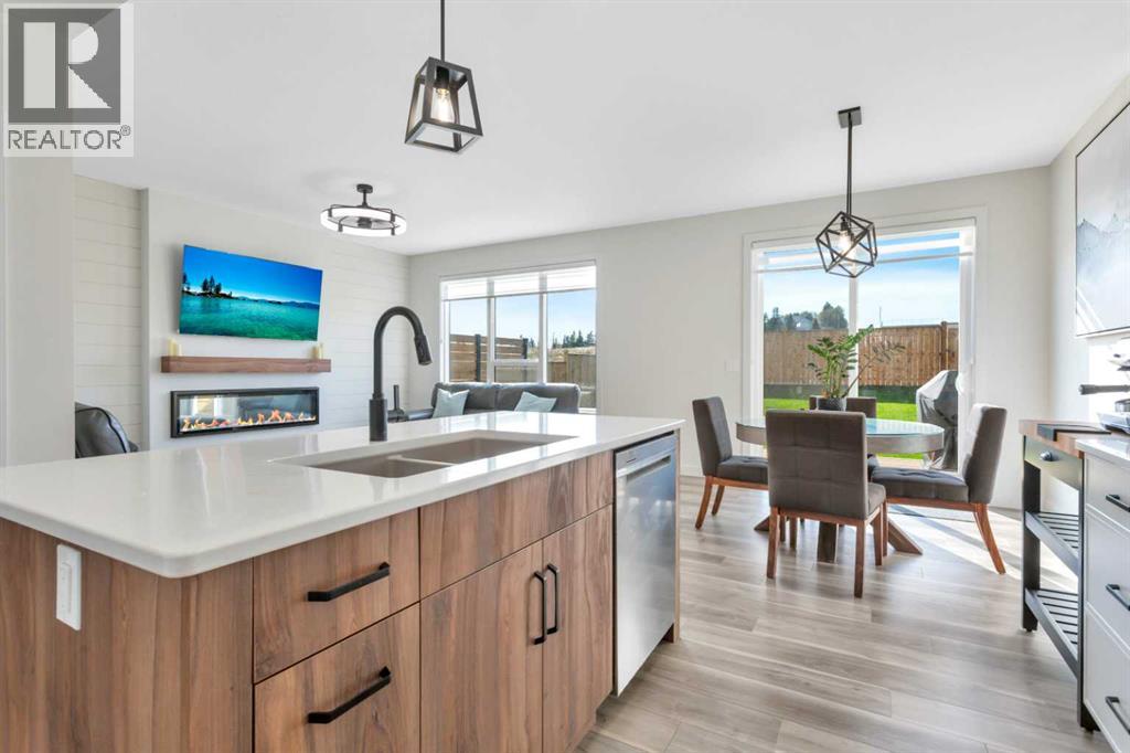 Listing photo – 103 Crestview Boulevard, Sylvan Lake