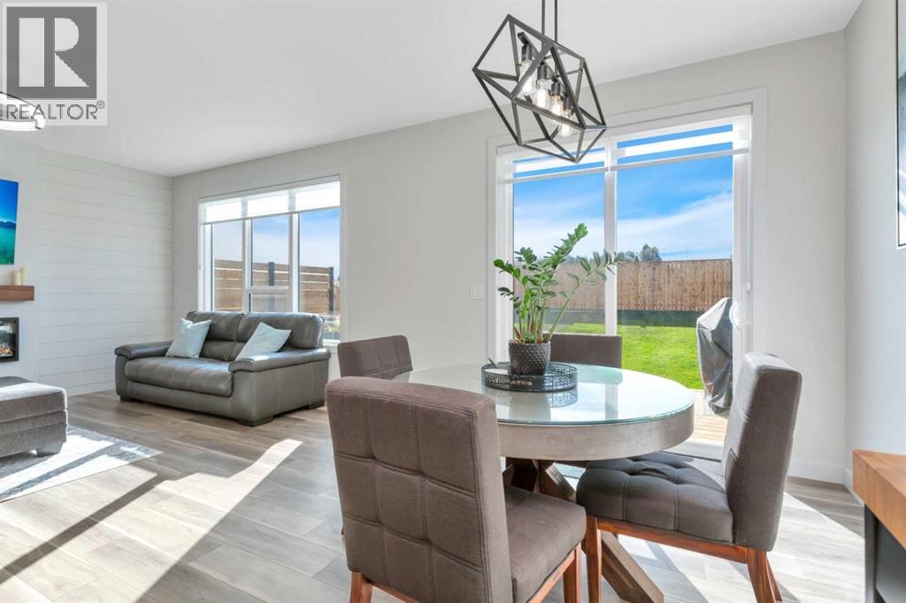 Listing photo – 103 Crestview Boulevard, Sylvan Lake