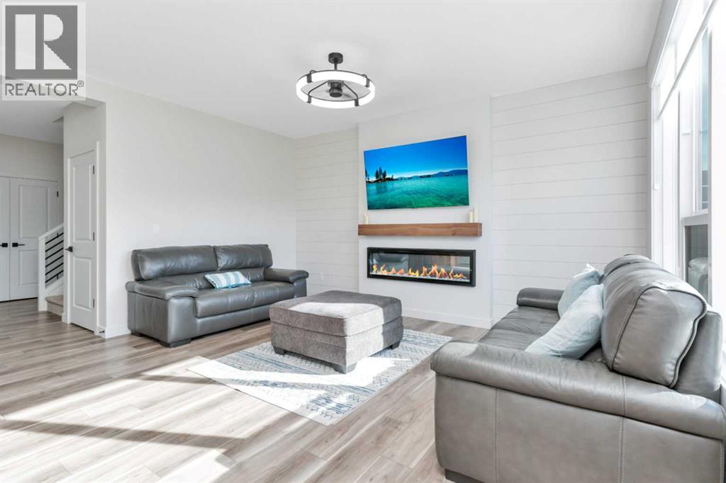 Listing photo – 103 Crestview Boulevard, Sylvan Lake