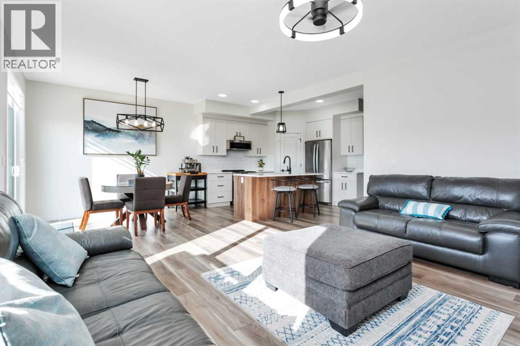 Listing photo – 103 Crestview Boulevard, Sylvan Lake