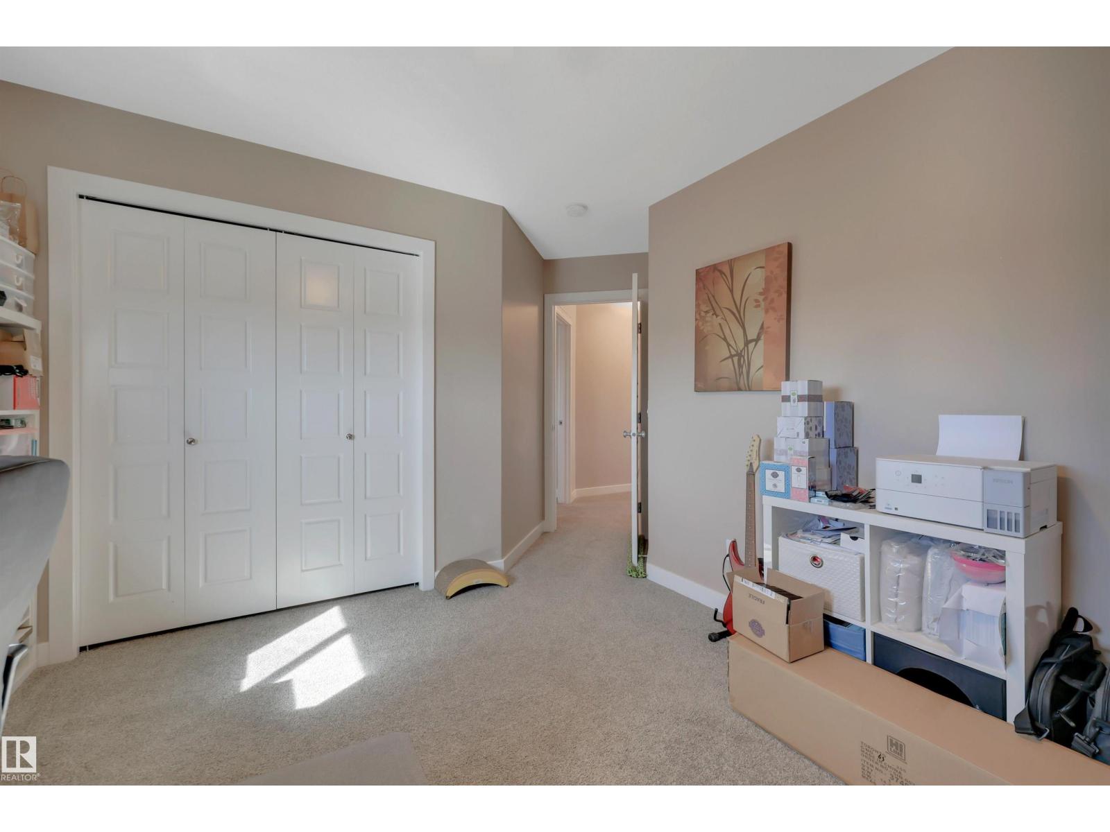 34 Southbridge Cres - 35