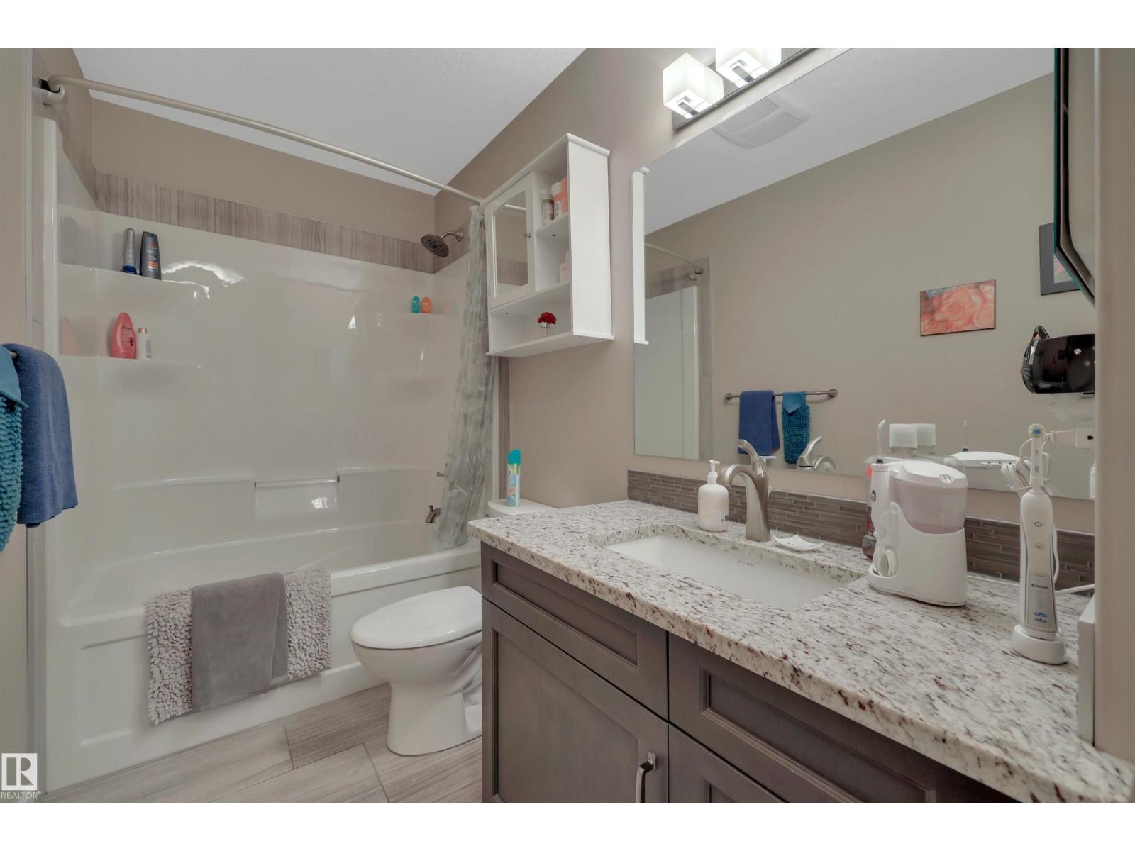 34 Southbridge Cres - 36
