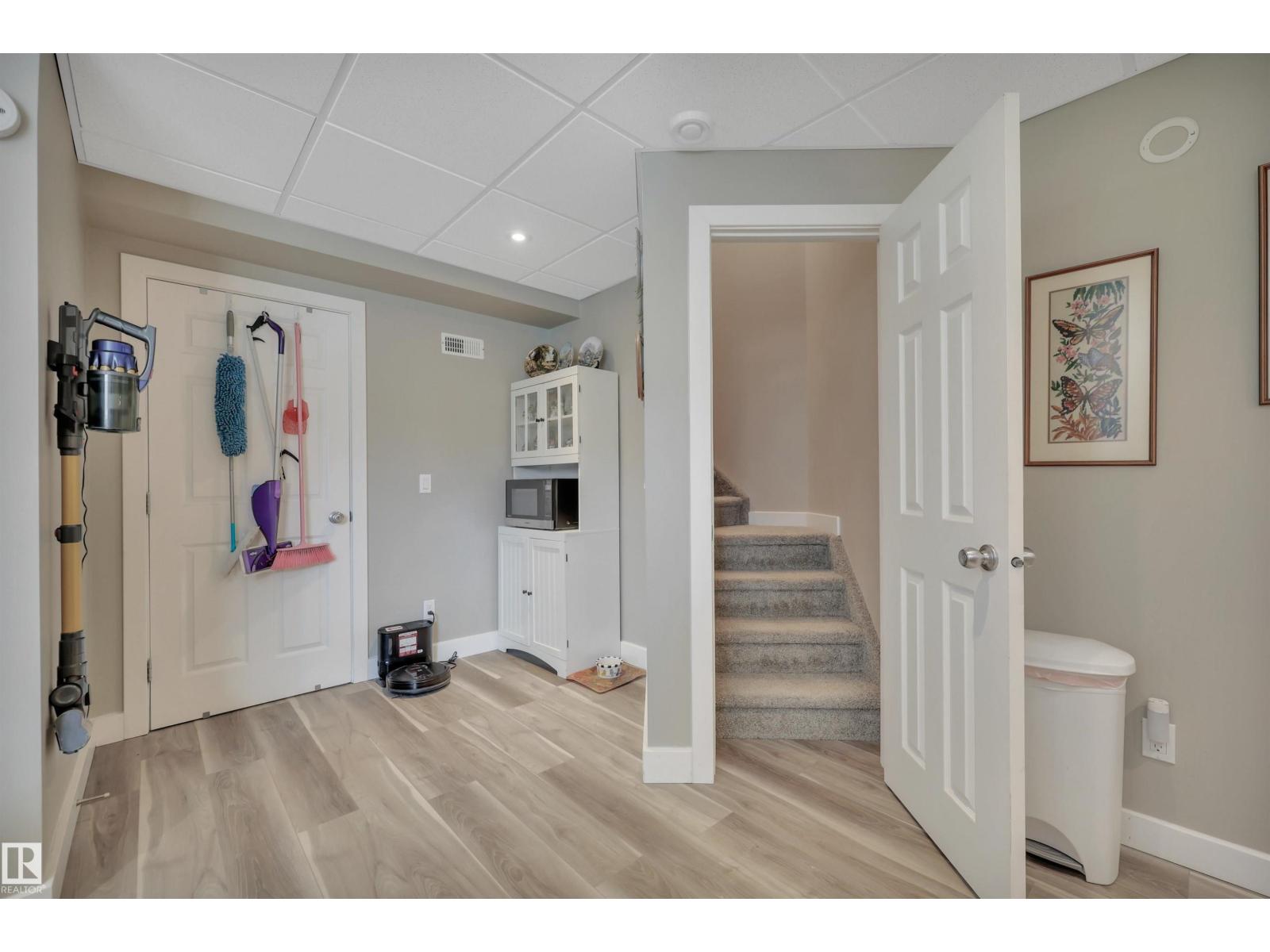 34 Southbridge Cres - 39