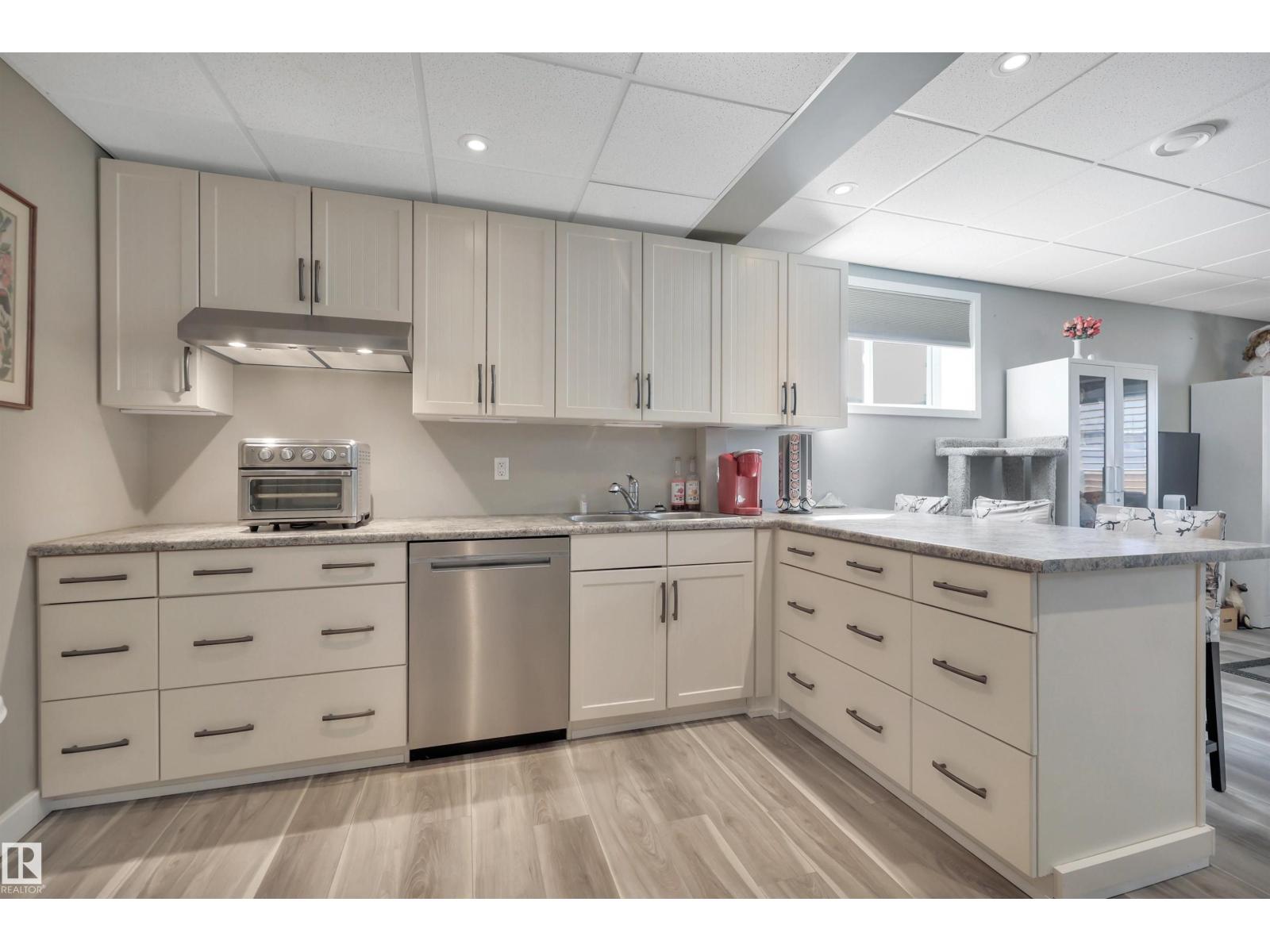 34 Southbridge Cres - Image 40
