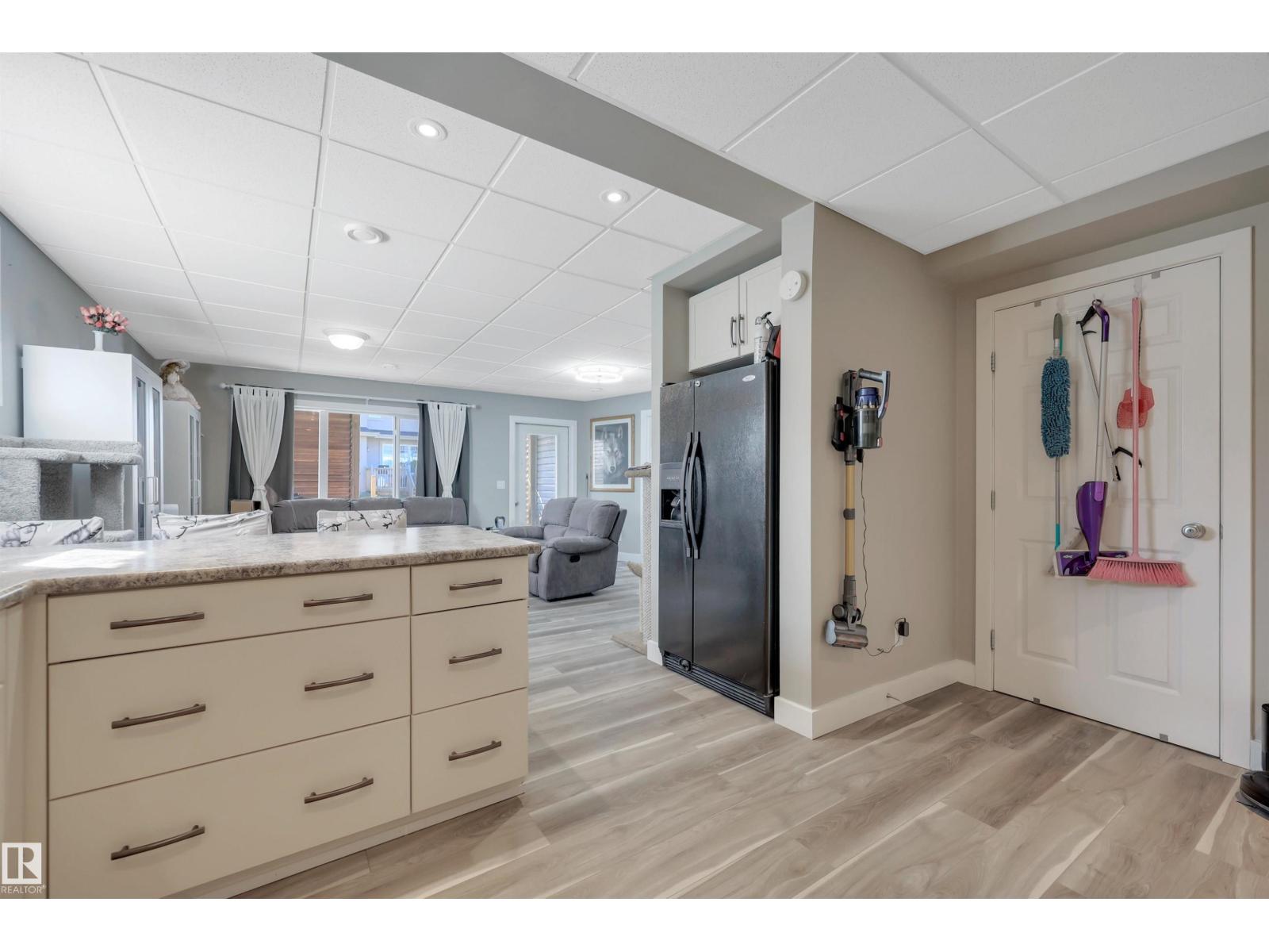 34 Southbridge Cres - 41
