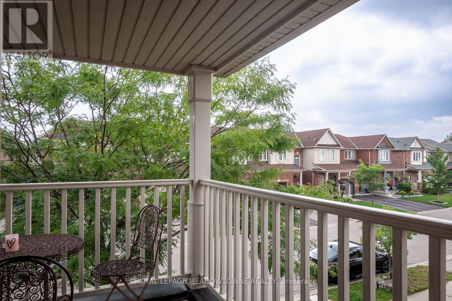 845 GIFFORD CRESCENT - 32