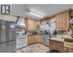 1825 Brunette Avenue, Coquitlam, BC V3K1H3 Photo 9