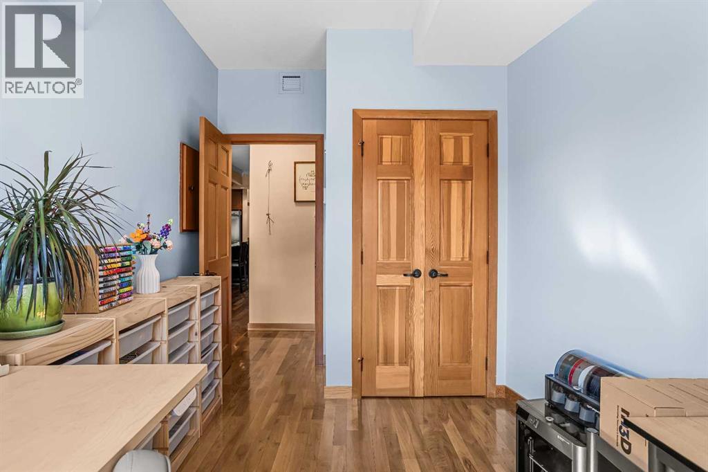 #302 505 Spring Creek Drive - 27