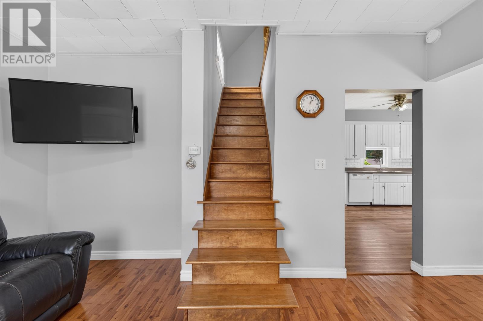 7 MacArthur Drive - 24