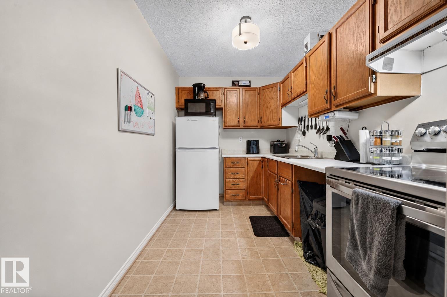 #305 355 Woodbridge WY - 6