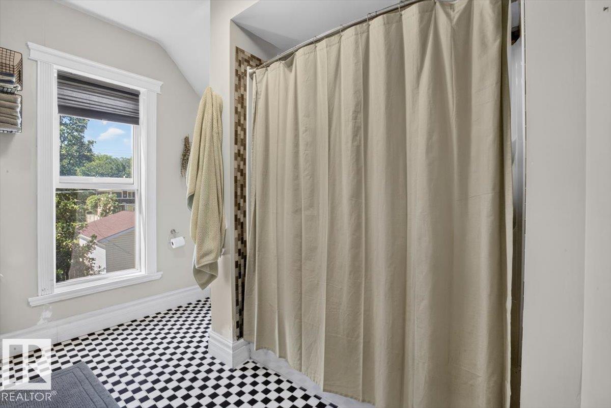 11636 95A ST NW - Image 32