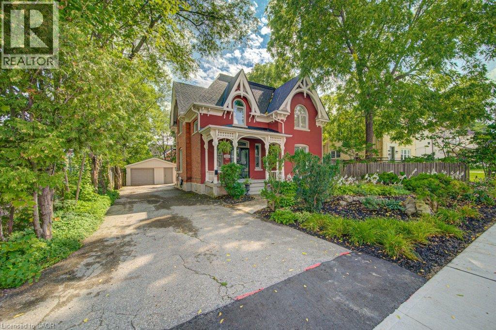 15 GILHOLM Avenue, Cambridge, Ontario, N1S1T3, Cambridge, Ontario — photo 4 of 5