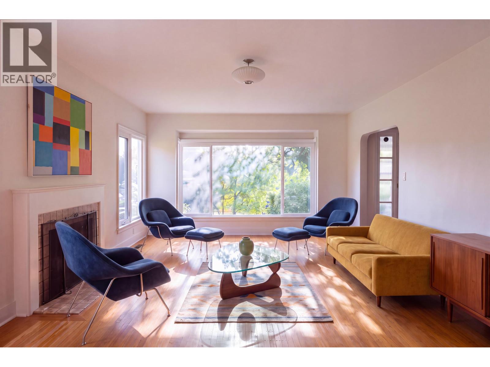 4390 LOCARNO Crescent, Vancouver, British Columbia, V6R1G3, Vancouver, British Columbia — photo 3 of 5