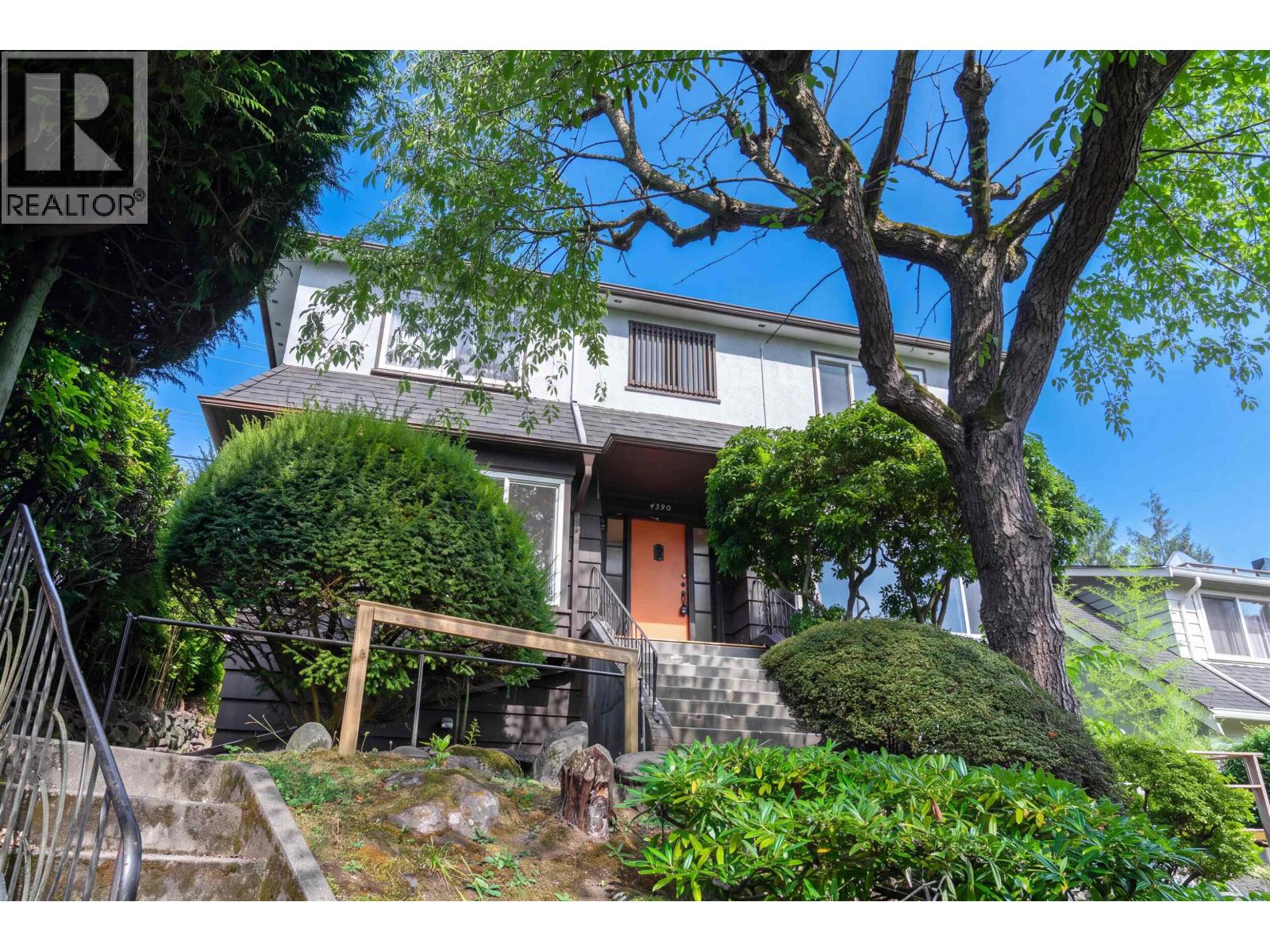 4390 LOCARNO Crescent, Vancouver, British Columbia, V6R1G3, Vancouver, British Columbia — photo 2 of 5