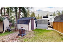 4868 Riverview Drive Unit# 100, Edgewater, BC V0A1E0 Photo 9