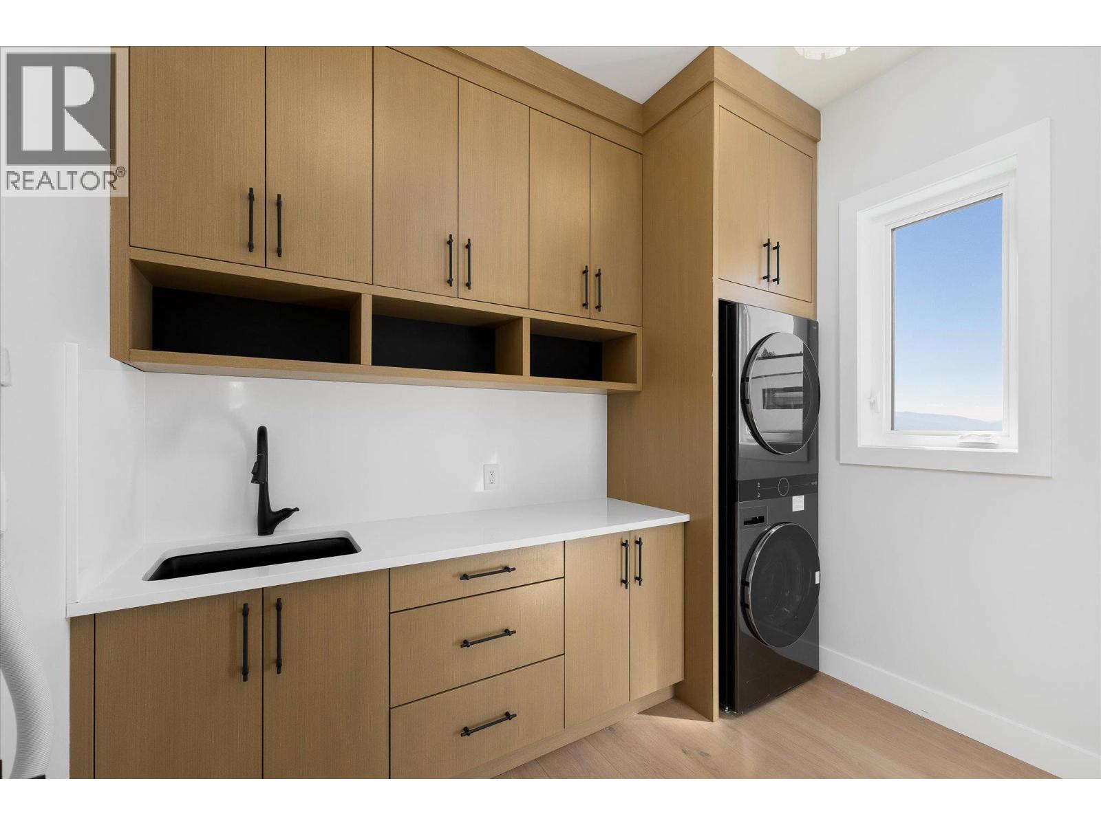 1082 Carnoustie Drive, Kelowna