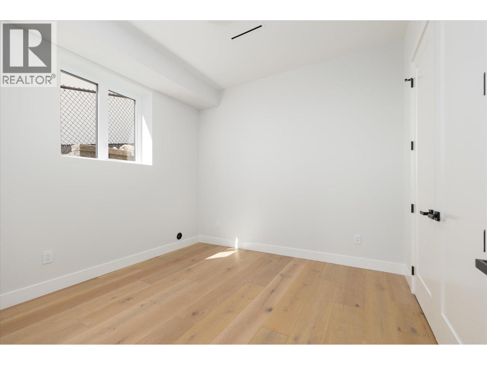 1082 Carnoustie Drive, Kelowna