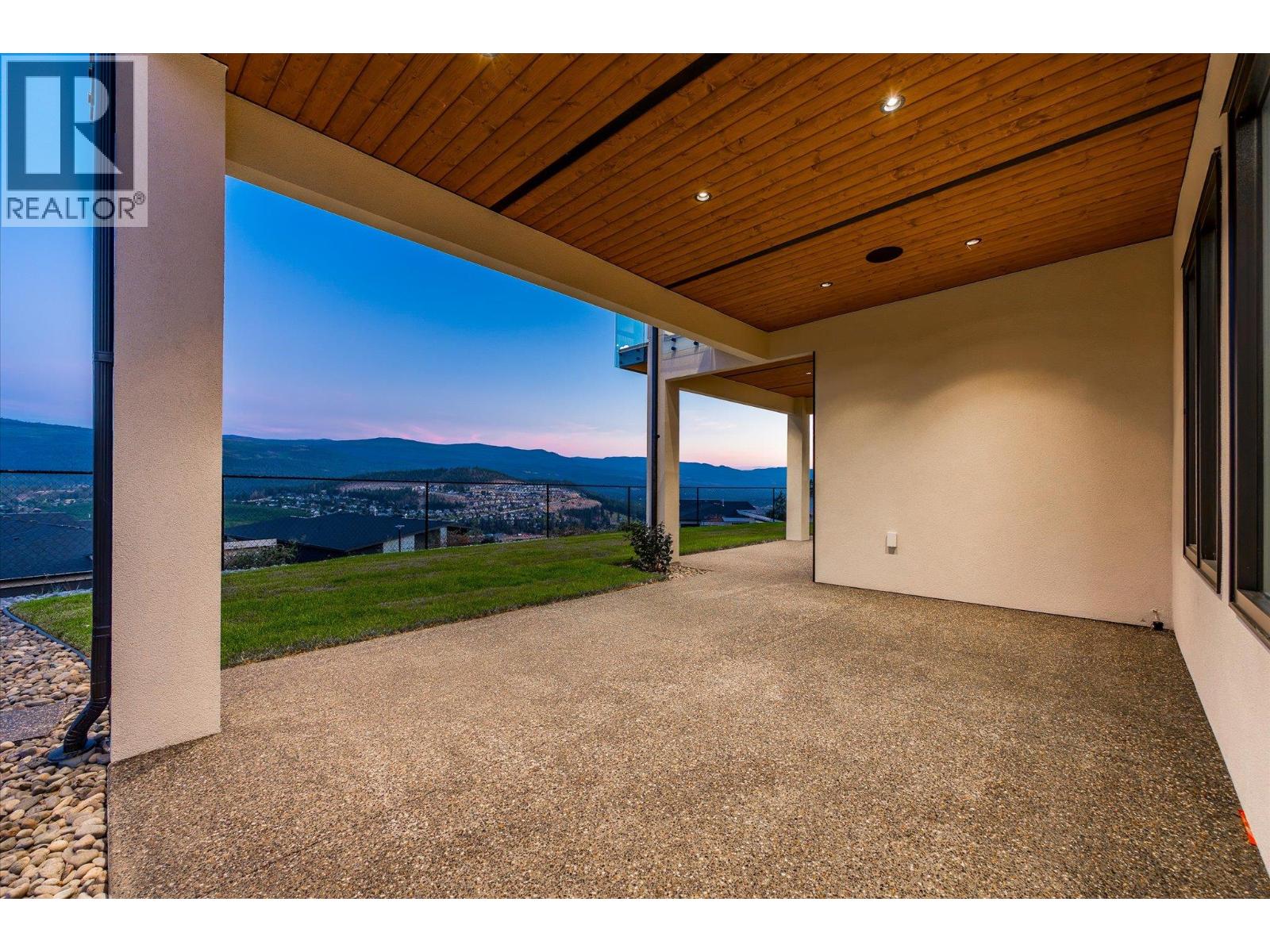 1082 Carnoustie Drive, Kelowna