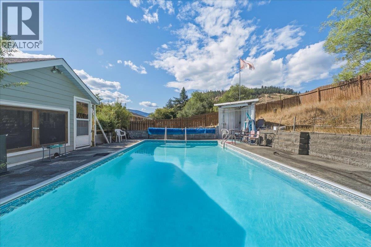 8404 Lakeview Drive, Coldstream, British Columbia, V1B1W3, Coldstream, British Columbia — photo 4 of 5