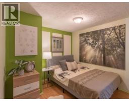 828 Dusseault, Yellowknife, NT X1A2Z4 Photo 12