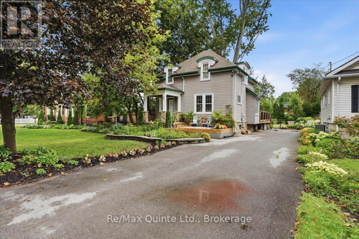 225 Bleecker Avenue, Belleville (Belleville Ward), Ontario, K8N3T9, Belleville (Belleville Ward), Ontario — photo 2 of 5