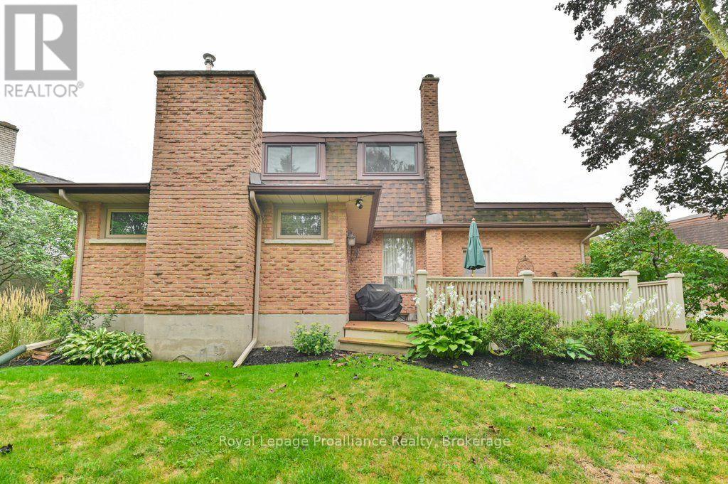 18 CONGER PLACE - 43