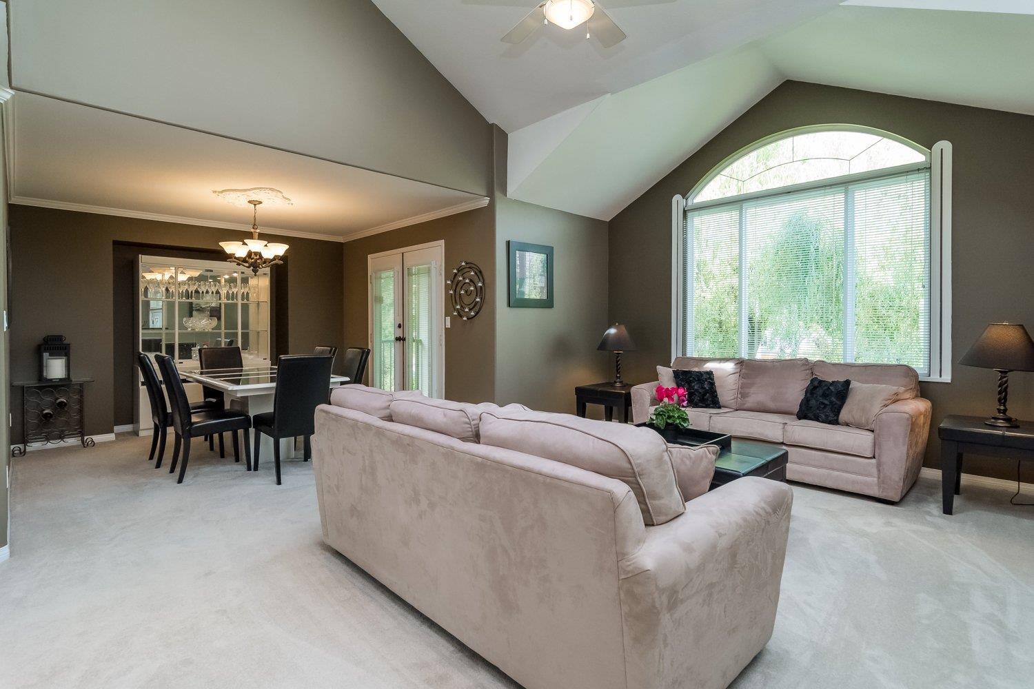 6459 184 Street, Surrey, British Columbia, V3S1G5, Surrey, British Columbia — photo 4 of 5