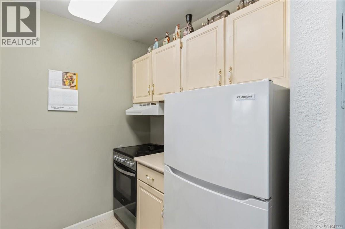 #101 345 Morison Ave - 4
