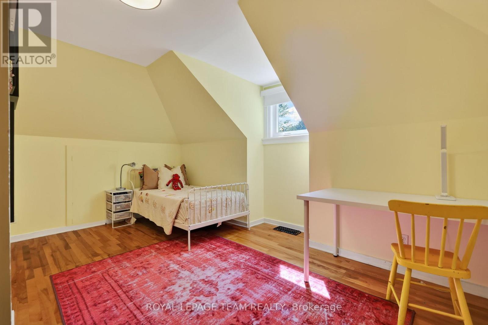 10 CLARENDON AVENUE - 28