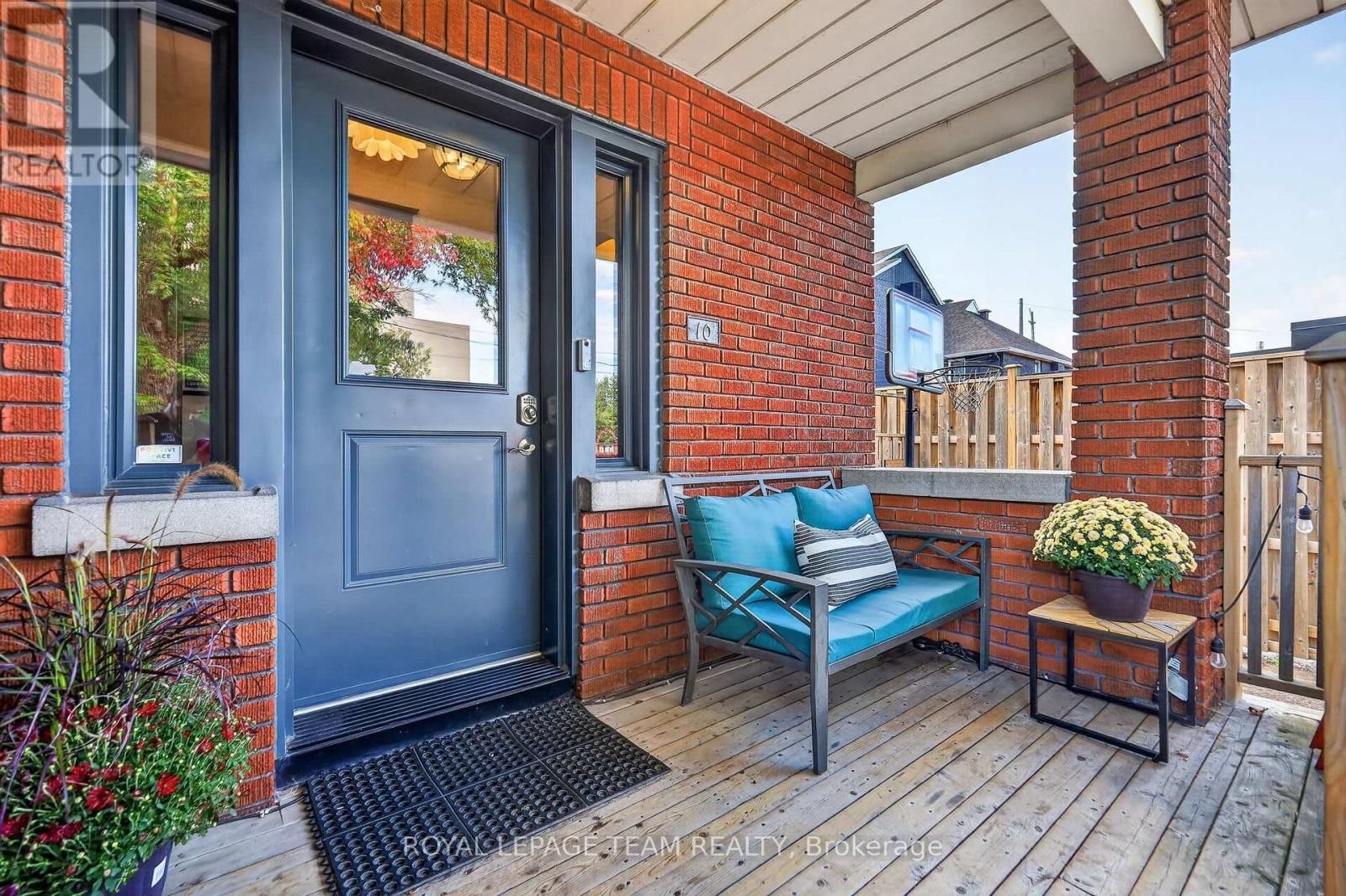 10 CLARENDON AVENUE - 3