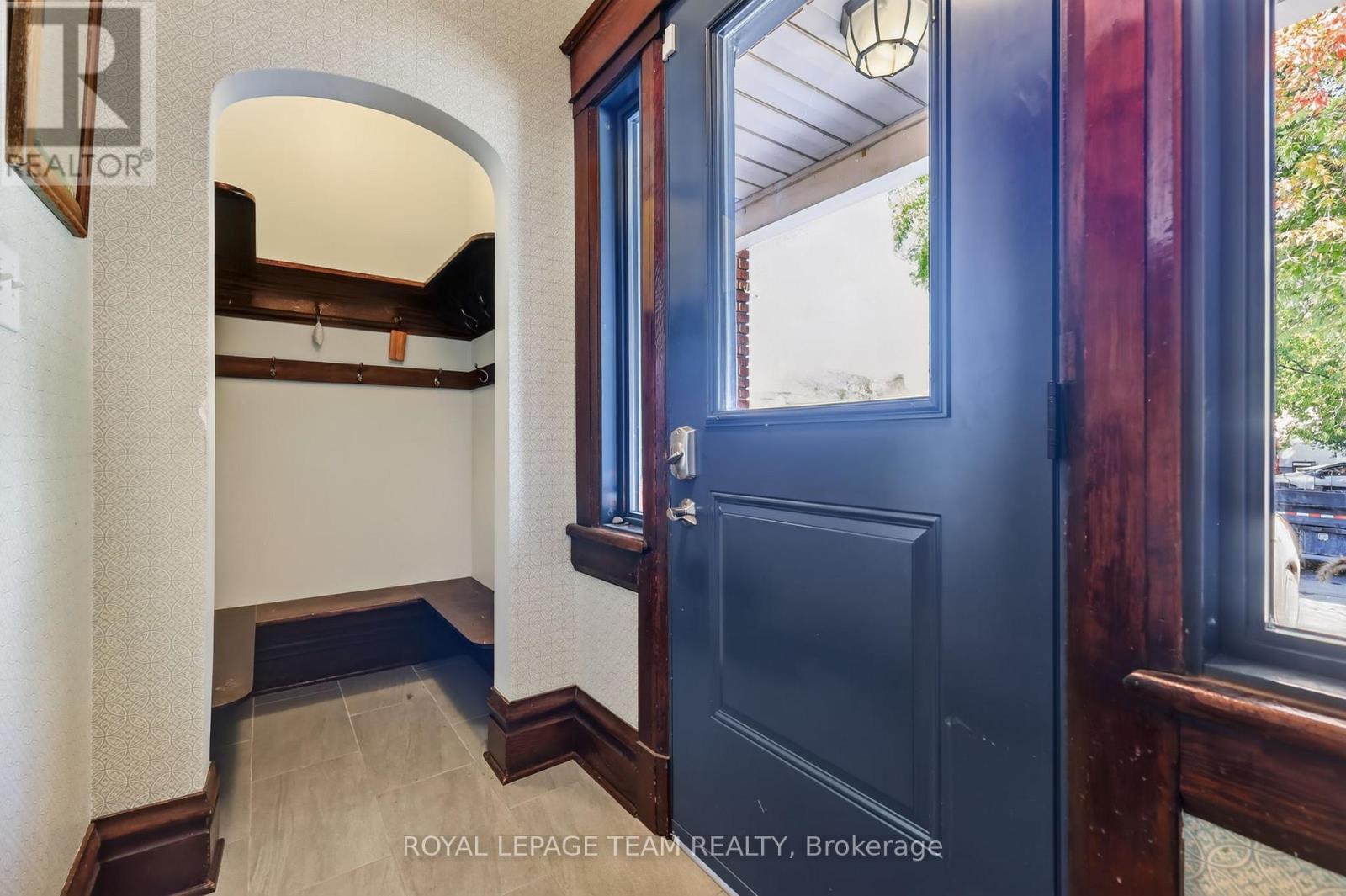 10 CLARENDON AVENUE - 4