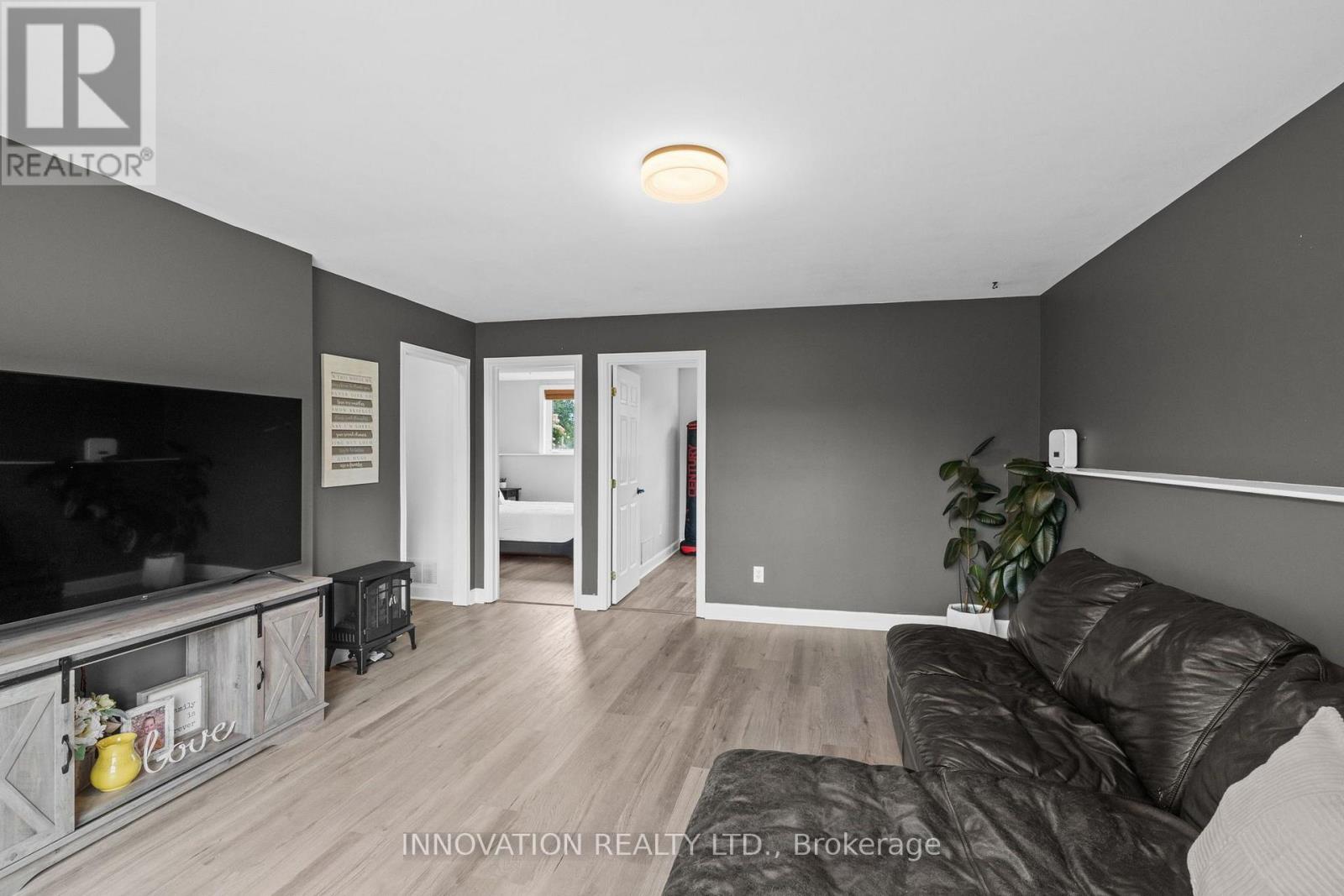 281 GREYSTONE CRESCENT - 26