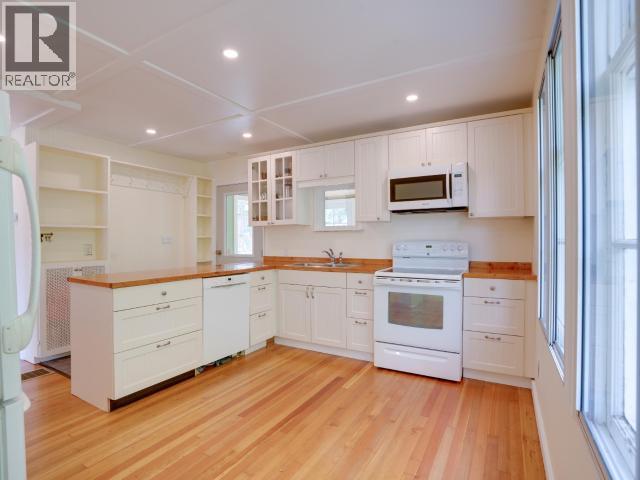 5392 DALE AVE - 8