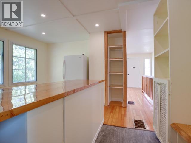 5392 DALE AVE - Image 9
