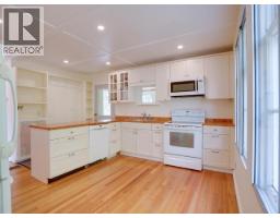 Laundry room - 5392 Dale Ave, Powell River, BC V8A3W2 Photo 8