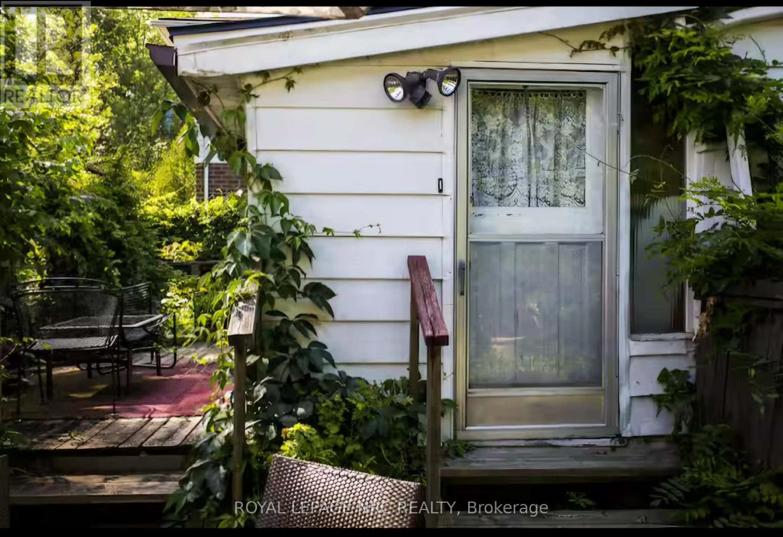 156 MARY STREET - 16