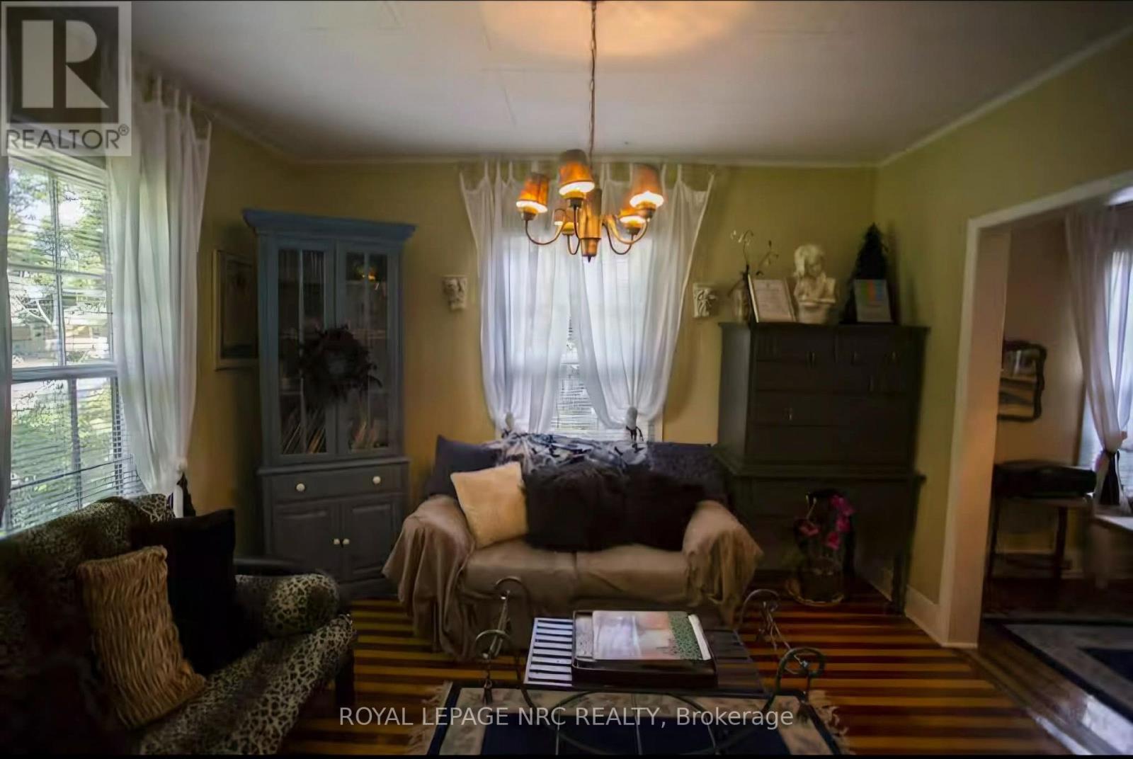 156 Mary Street, Niagara-on-the-Lake (Town), Ontario, L0S1J0, Niagara-on-the-Lake (Town), Ontario — photo 3 of 5