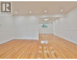 Living room - 9 Allister Avenue, Toronto, ON M1M3K7 Photo 9