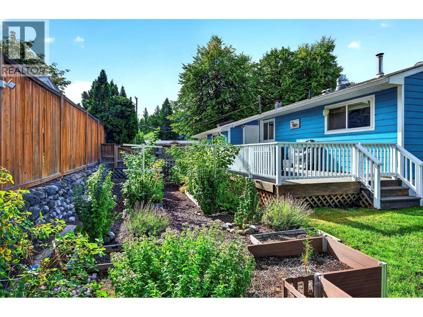 367 ROBSON Street - 25