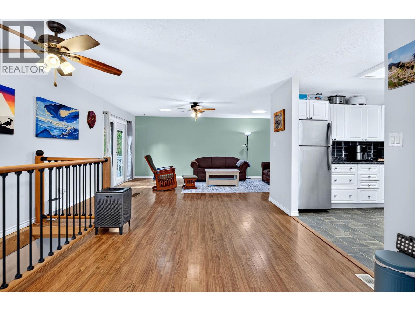 367 ROBSON Street - 5
